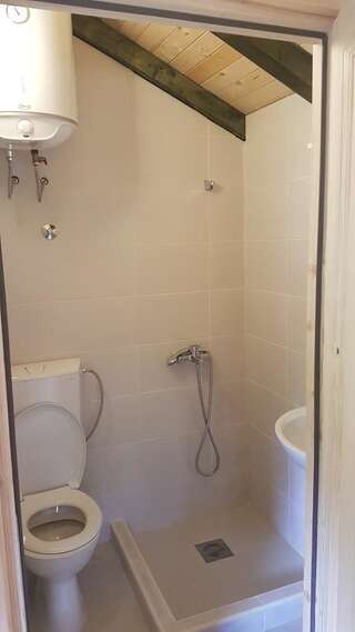 Комплексы для отдыха с коттеджами/бунгало EtnoPetra Мойковац Стандартное бунгало-8