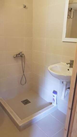 Комплексы для отдыха с коттеджами/бунгало EtnoPetra Мойковац Стандартное бунгало-23